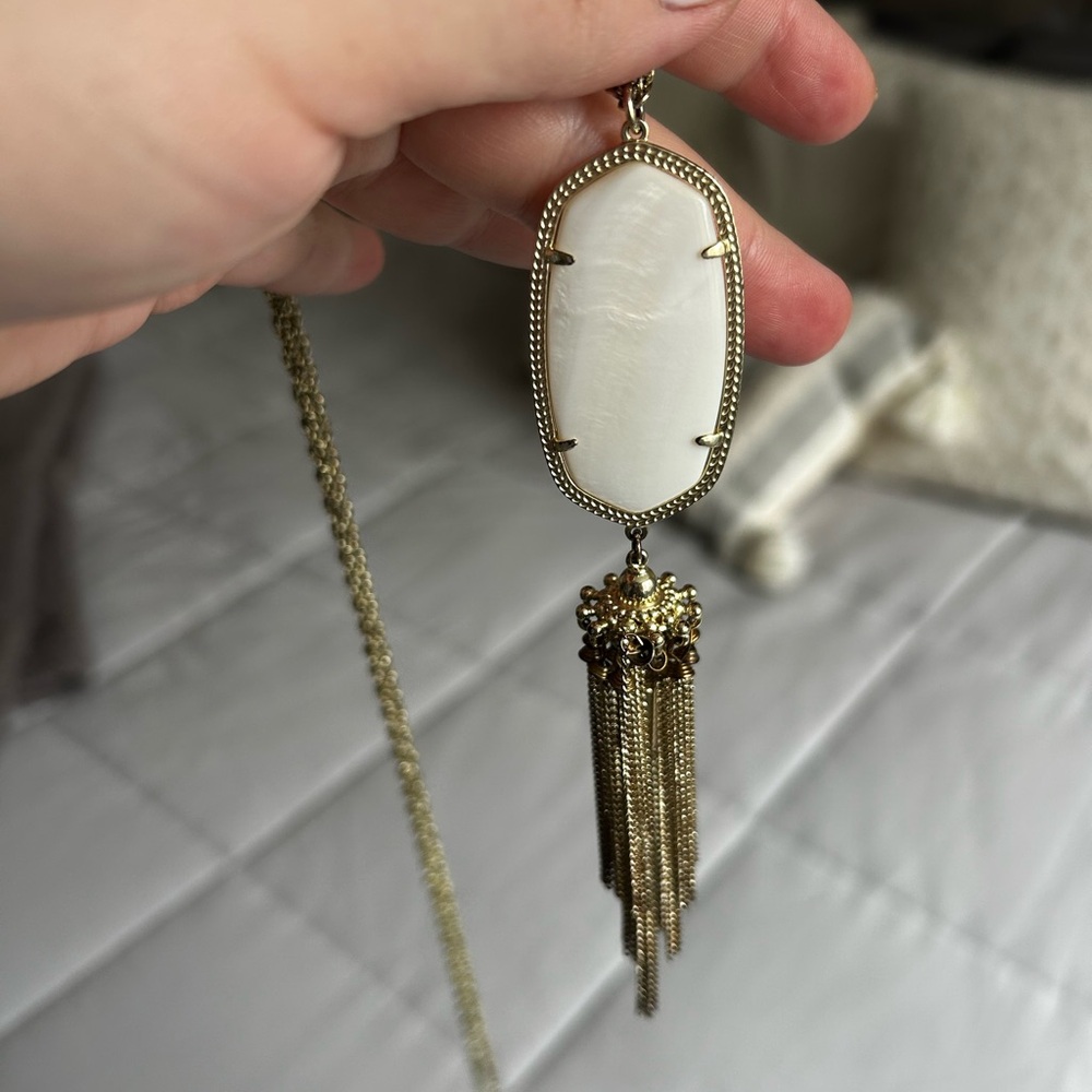 Kendra Scott necklace